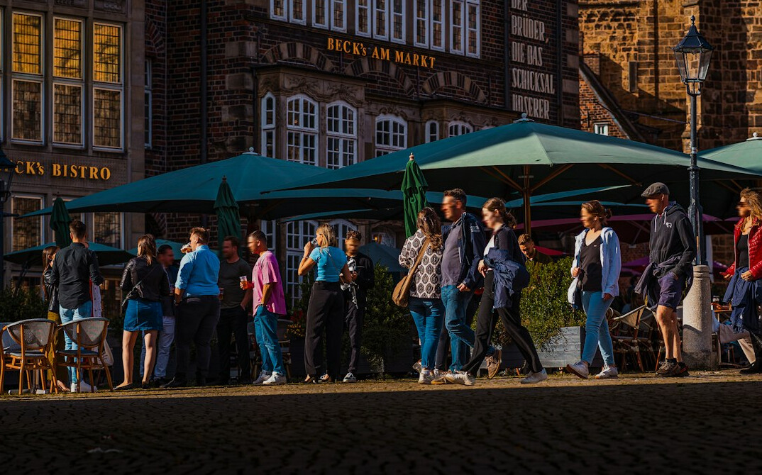 diverse group discussing integration in germany
